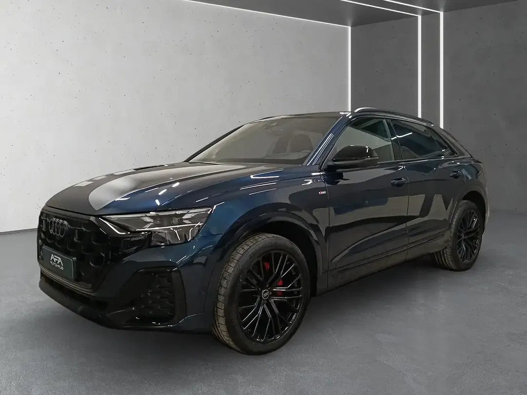 Audi Q8 S line - foto 1