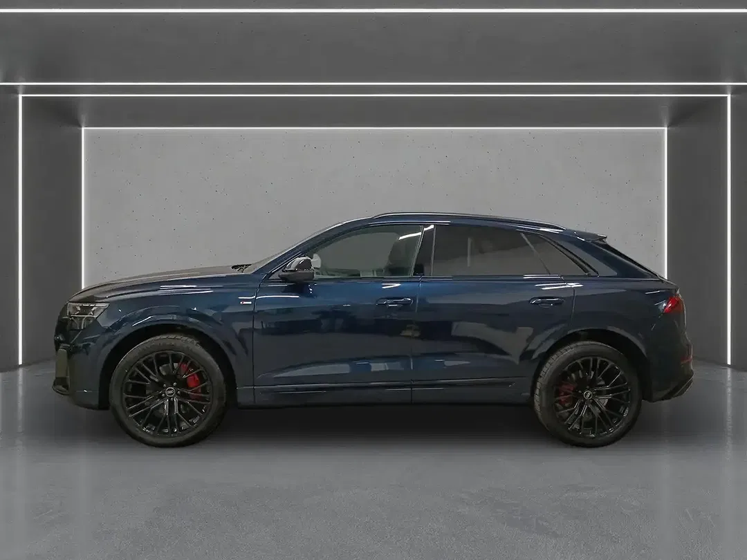 Audi Q8 S line - Thumbnail 3