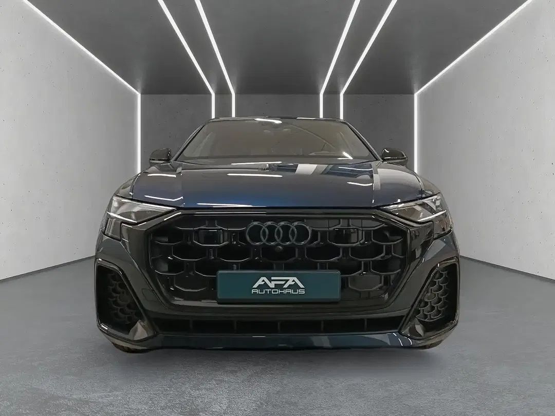 Audi Q8 S line - Thumbnail 4
