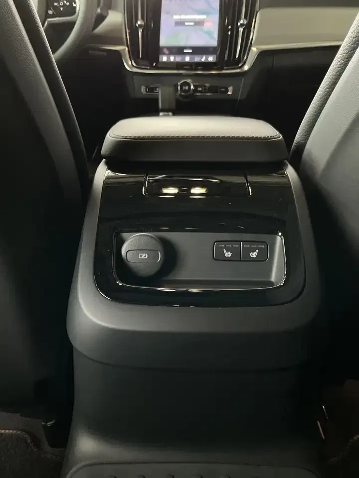 Volvo S90 PHEV Hybrid Recharge Ultimate Dark - Thumbnail 12