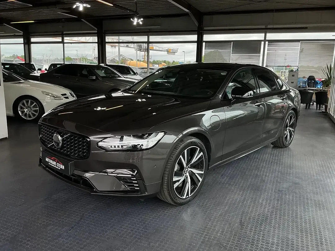 Volvo S90 PHEV Hybrid Recharge Ultimate Dark - Thumbnail 3