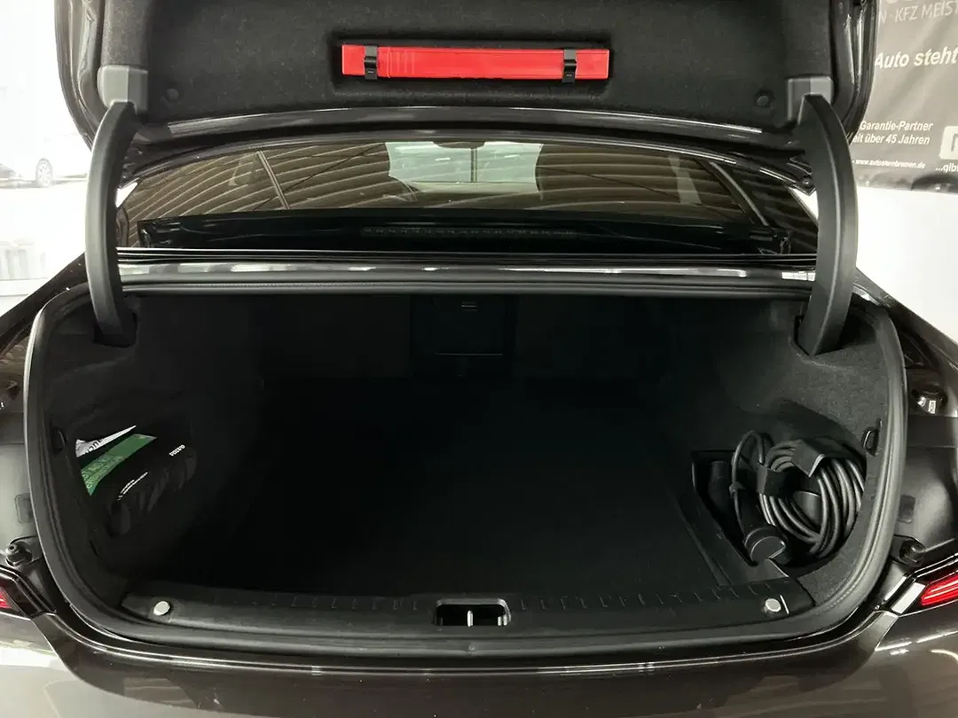 Volvo S90 PHEV Hybrid Recharge Ultimate Dark - Thumbnail 7