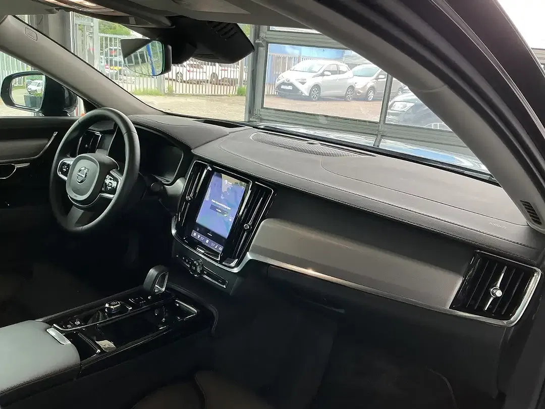 Volvo S90 PHEV Hybrid Recharge Ultimate Dark - Thumbnail 9