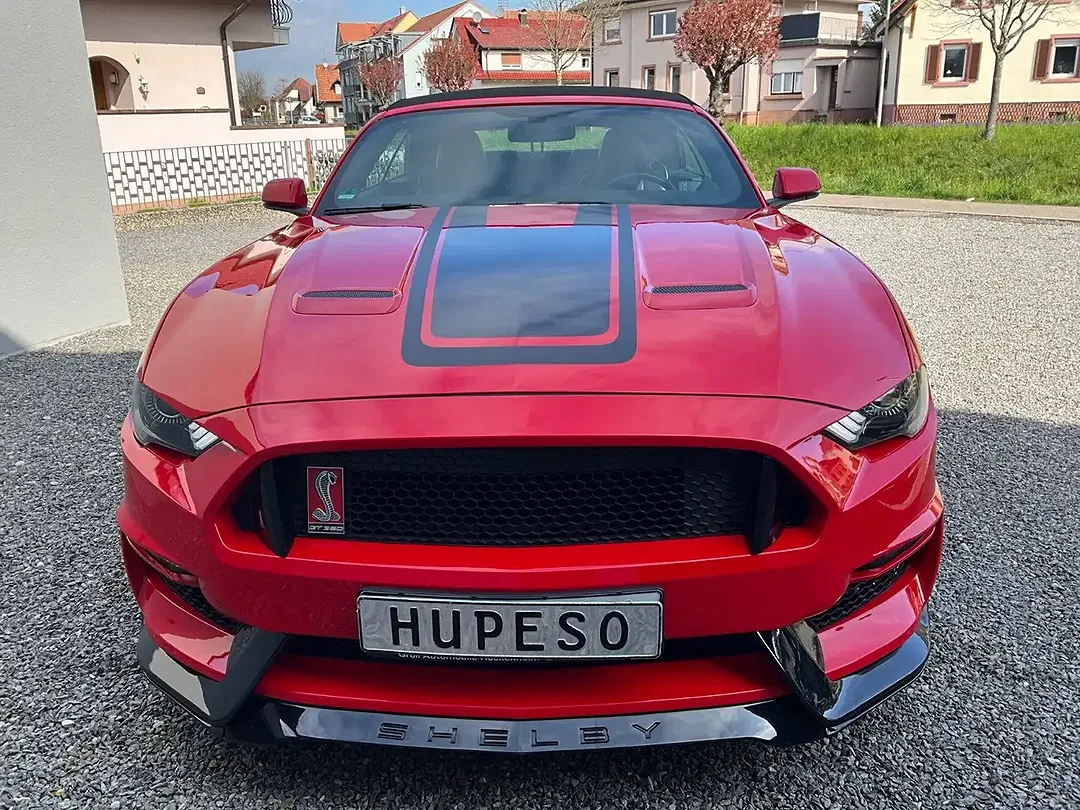 Ford Mustang GT - foto 1