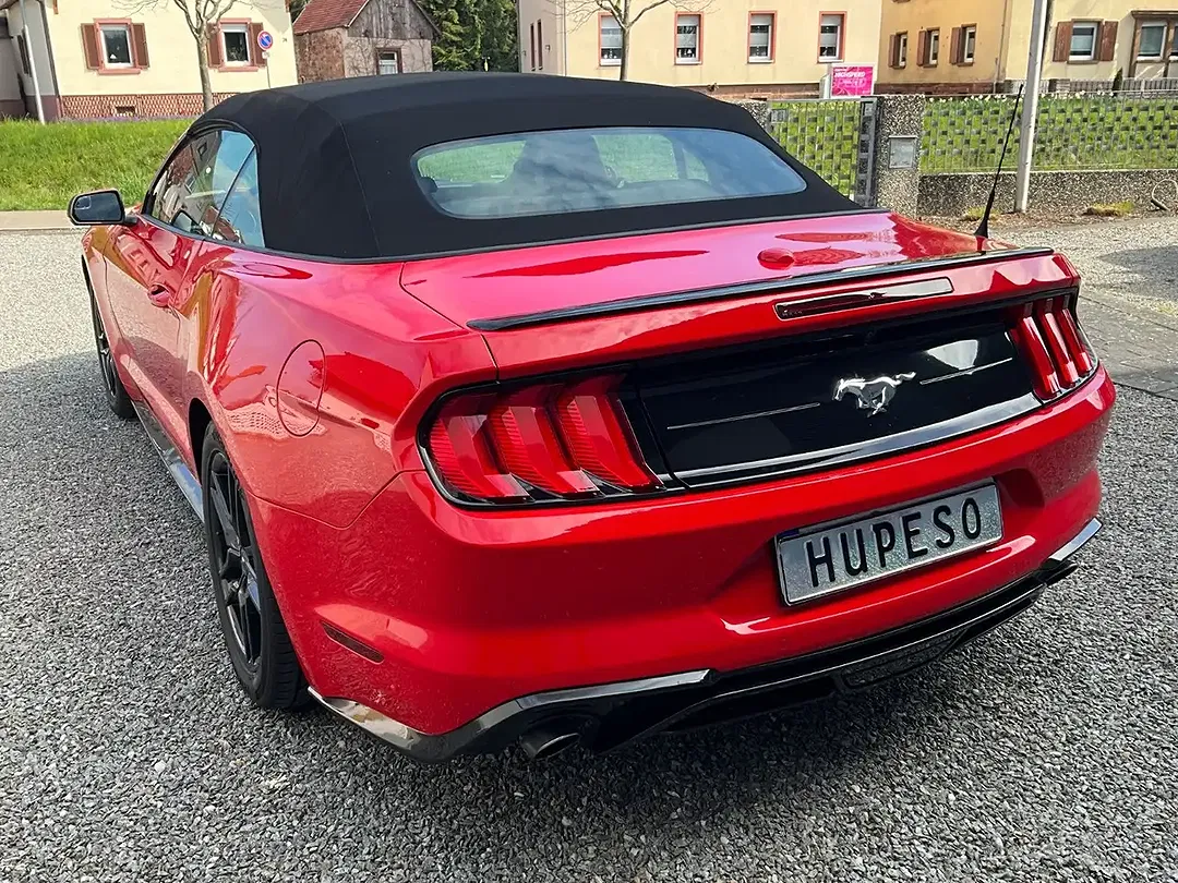 Ford Mustang GT - Thumbnail 10