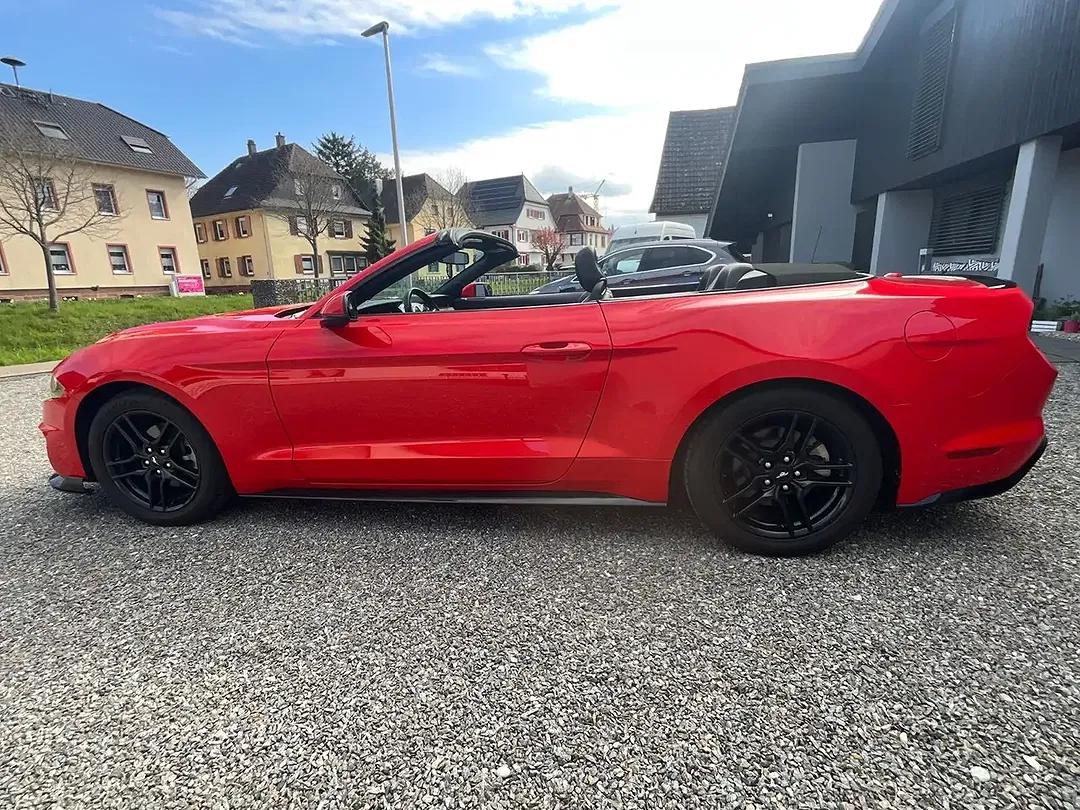 Ford Mustang GT - Thumbnail 14