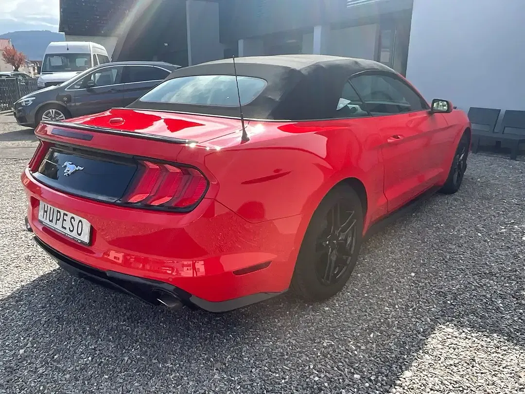 Ford Mustang GT - Thumbnail 7