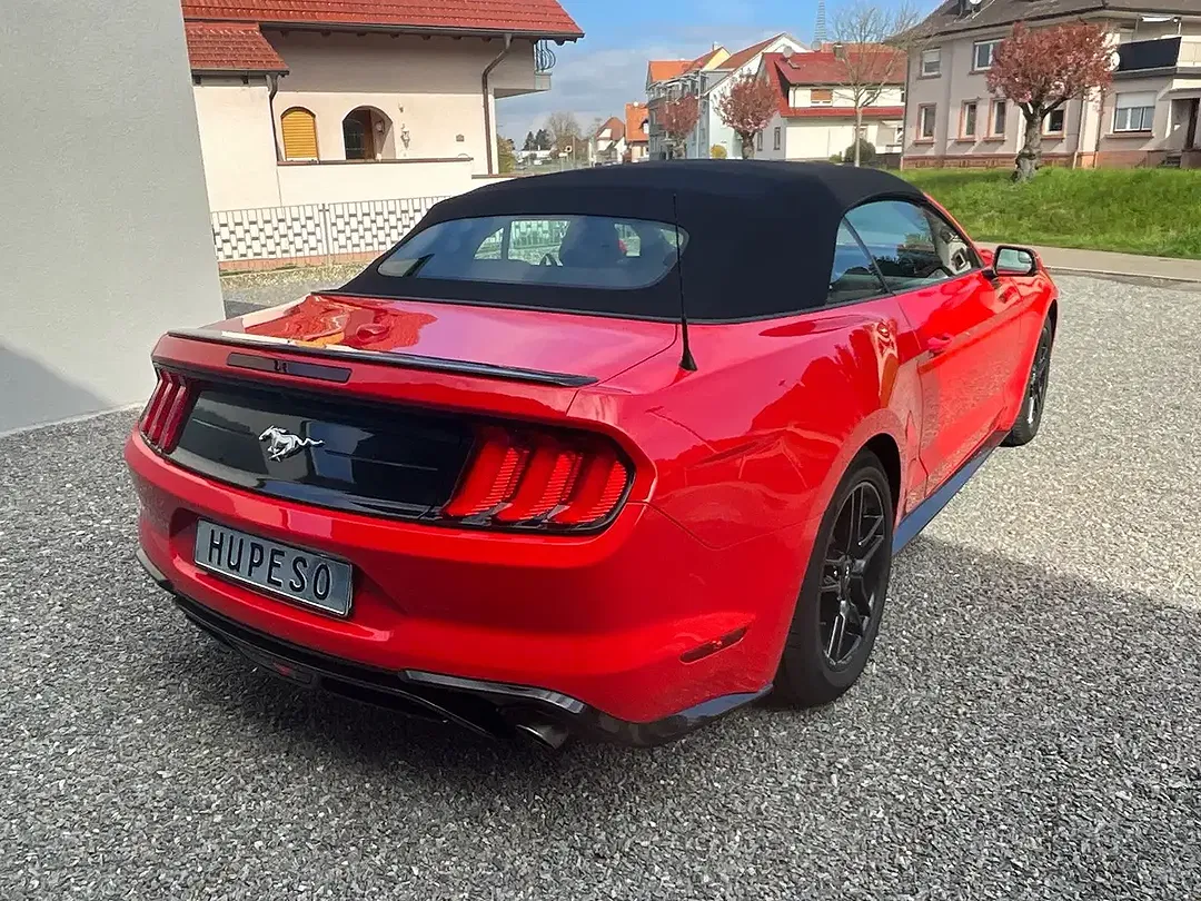 Ford Mustang GT - Thumbnail 9