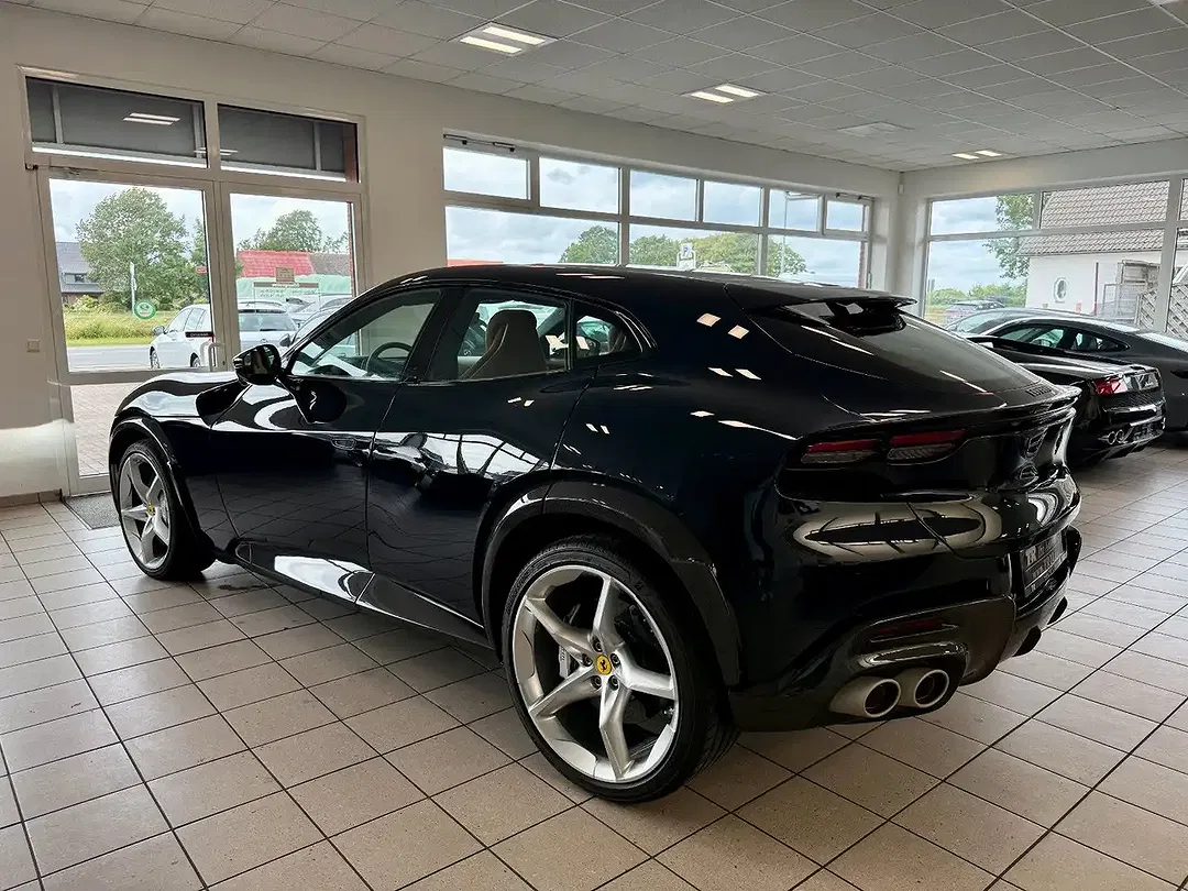 Ferrari Purosangue - Thumbnail 3