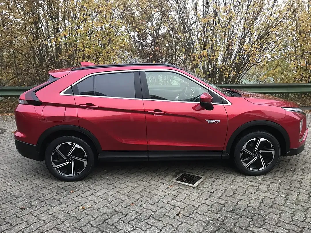 Mitsubishi Eclipse Cross 2.4 PHEV Hybrid Plus - Thumbnail 4