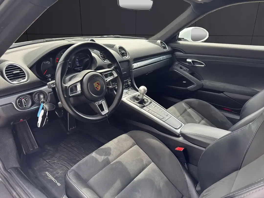 Porsche Cayman 4.0 GTS - Thumbnail 6