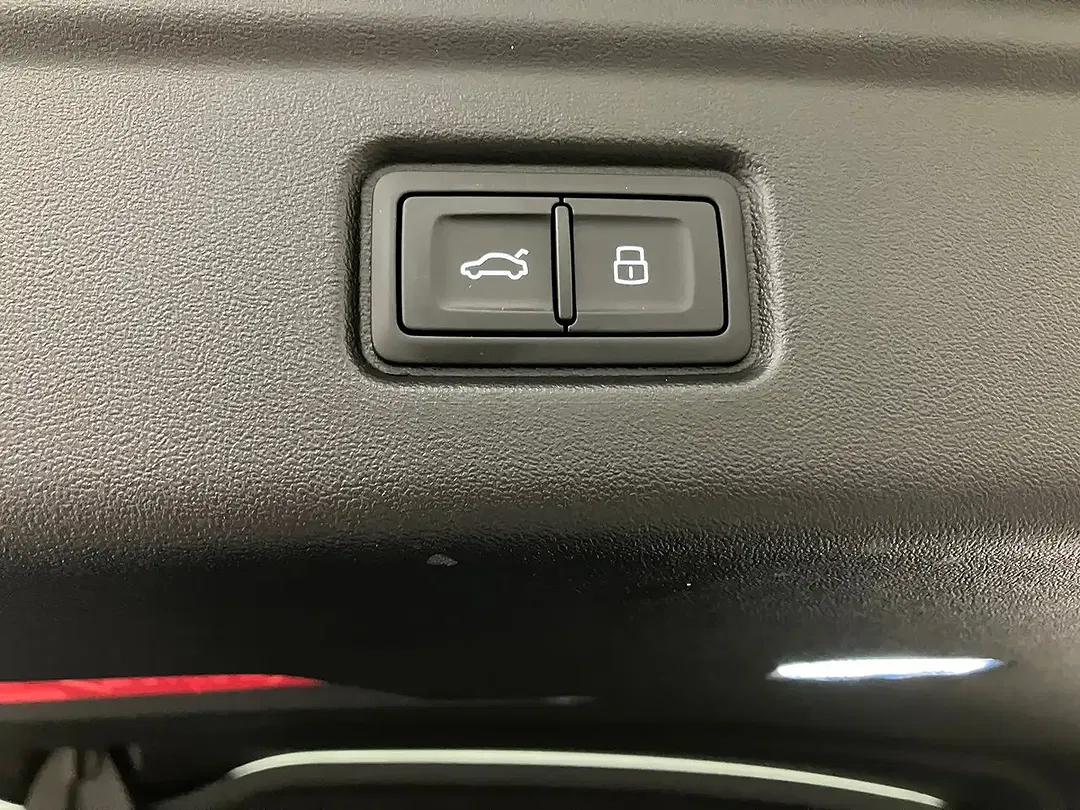 Audi S6 e-tron - foto 15
