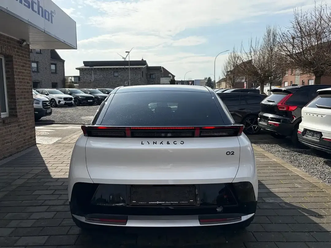 Lynk & Co 02 - Thumbnail 4