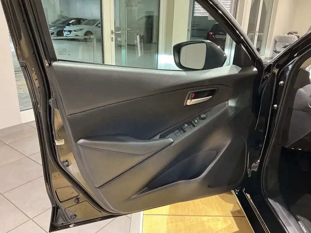 Mazda 2 Advantage - Thumbnail 8