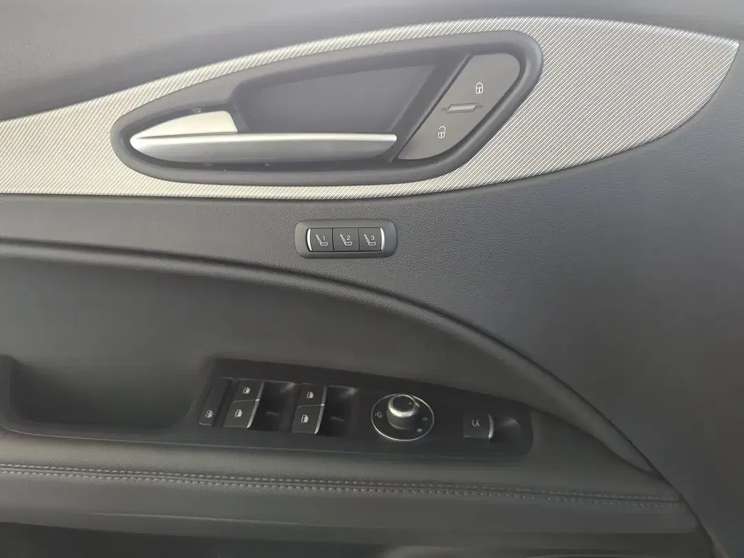 Alfa Romeo Stelvio Q4 Veloce - Thumbnail 11