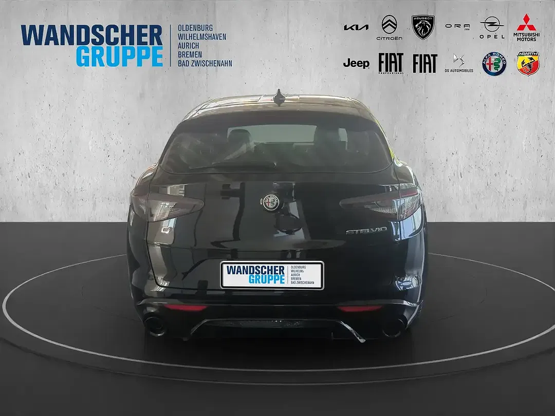 Alfa Romeo Stelvio Q4 Veloce - Thumbnail 4