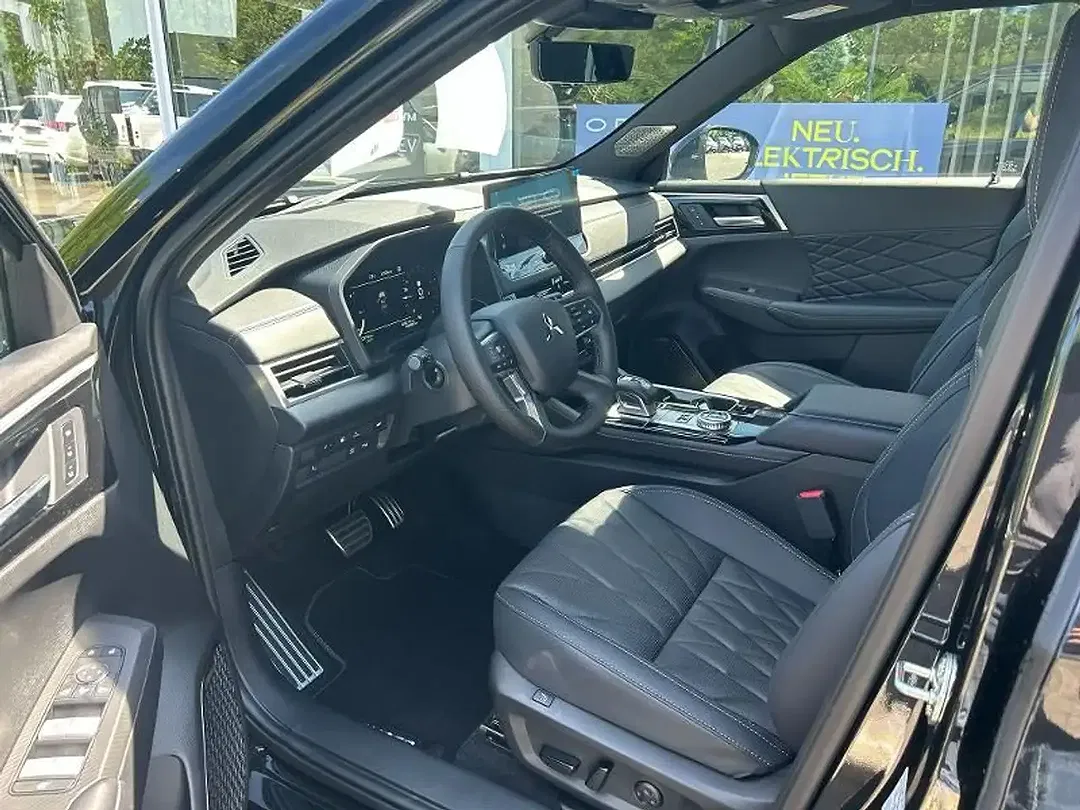 Mitsubishi Outlander 2.4 PHEV - Thumbnail 8