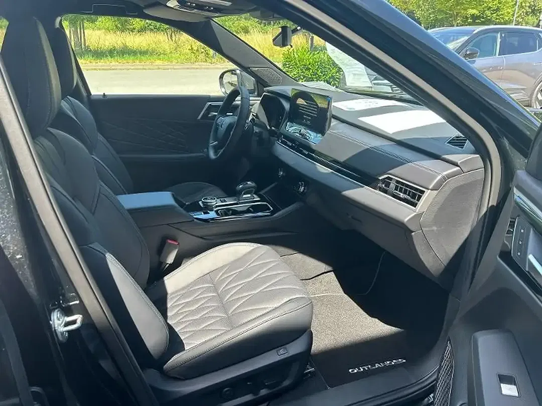 Mitsubishi Outlander 2.4 PHEV - Thumbnail 9