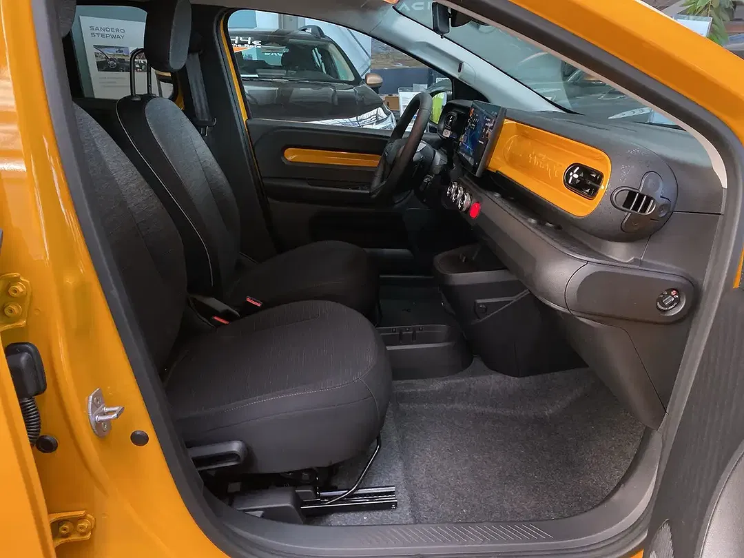 Renault Twingo E-Tech Techno Urban - Thumbnail 9