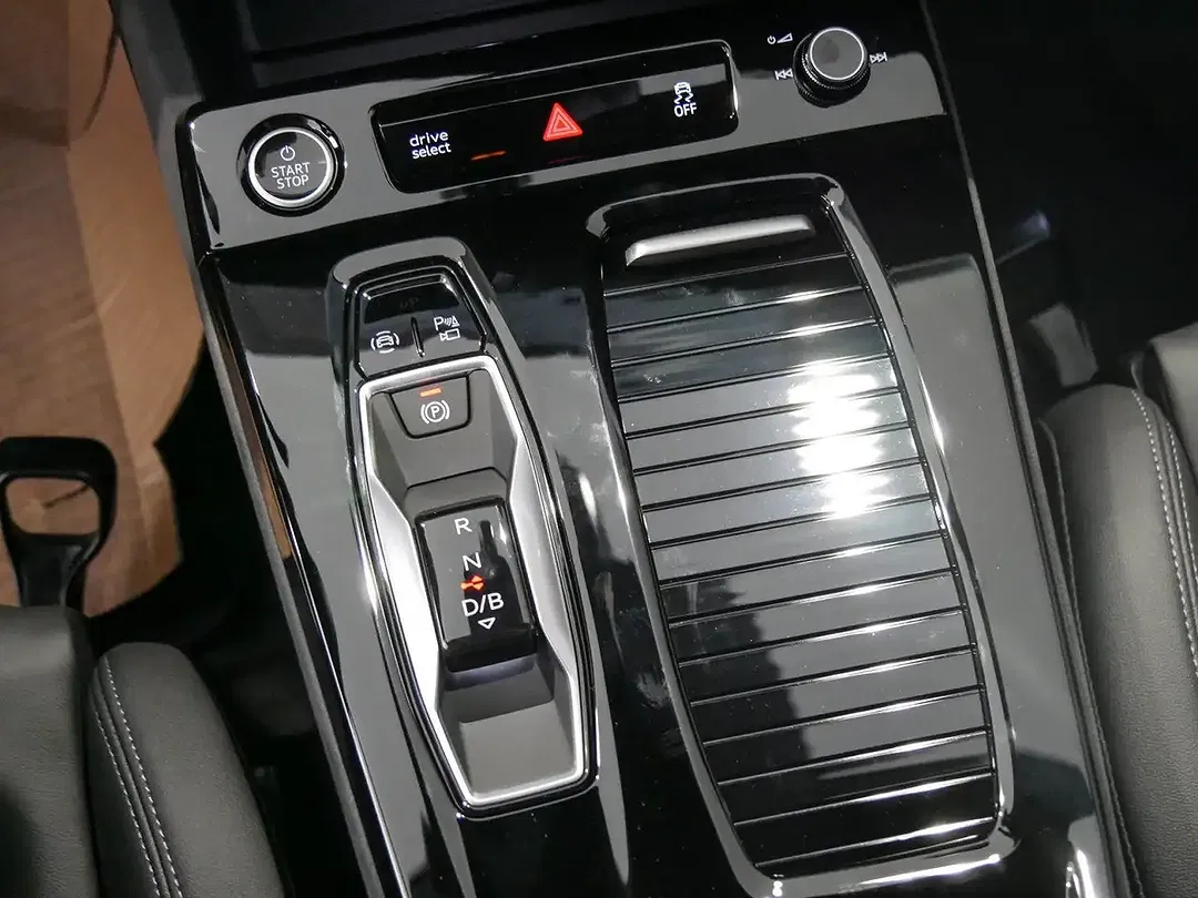 Audi A6 e-tron - Thumbnail 11