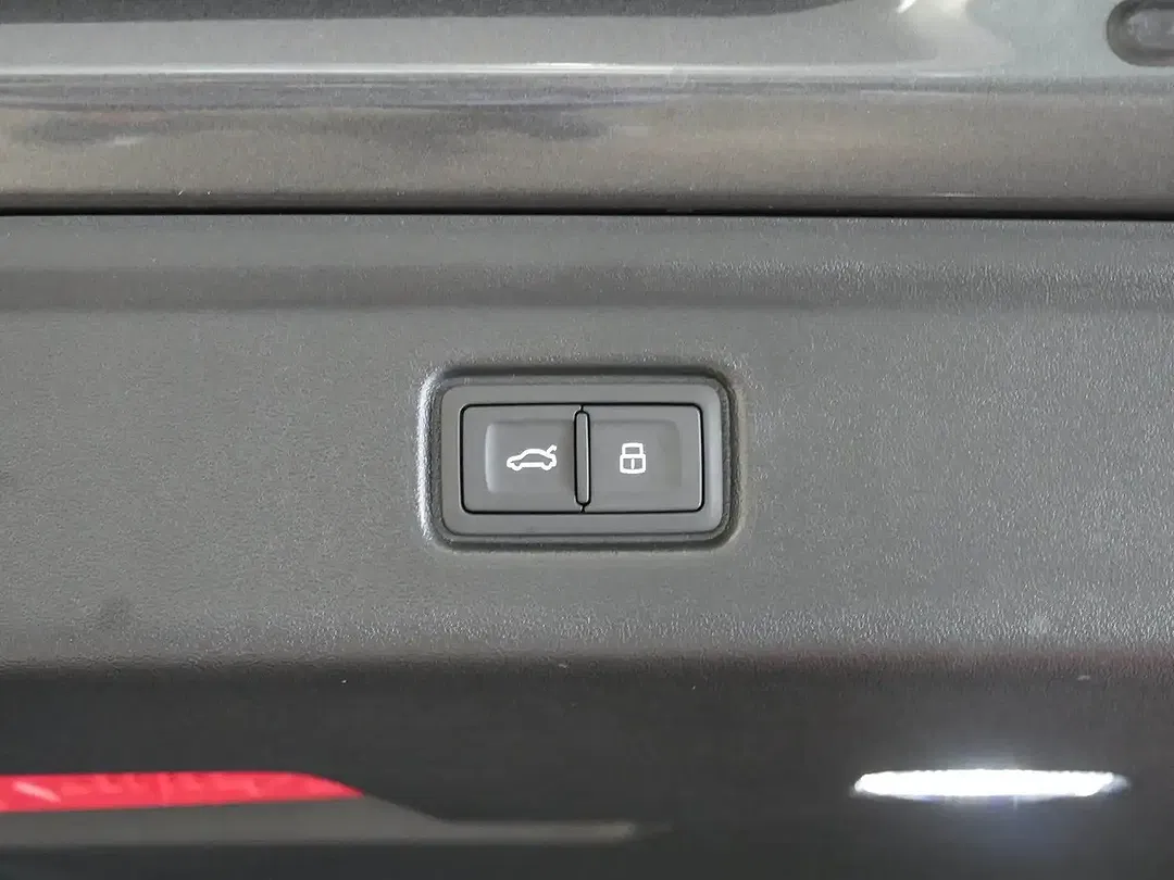 Audi A6 e-tron - Thumbnail 13