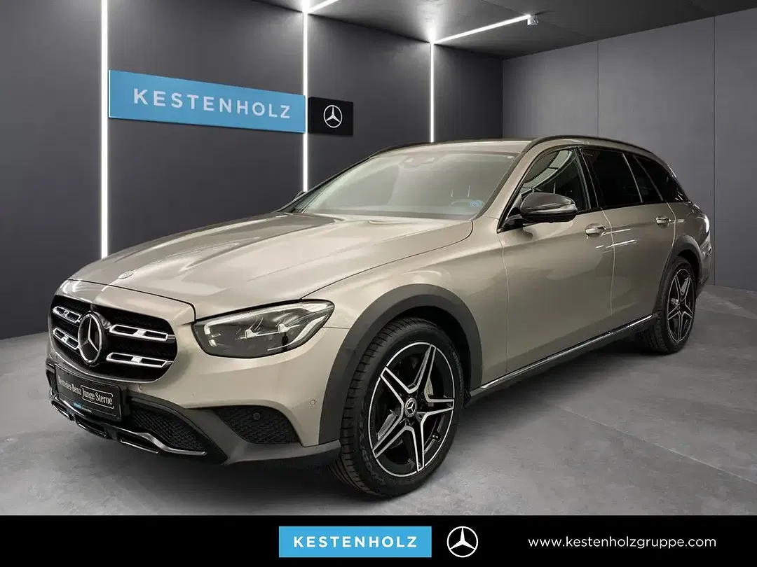 Mercedes-Benz E 400 4MATIC - Thumbnail 1