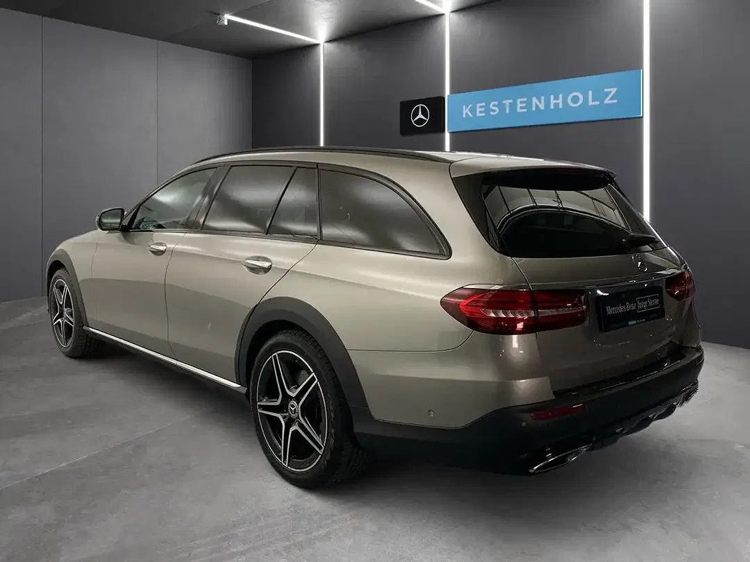 Mercedes-Benz E 400 4MATIC - Thumbnail 5