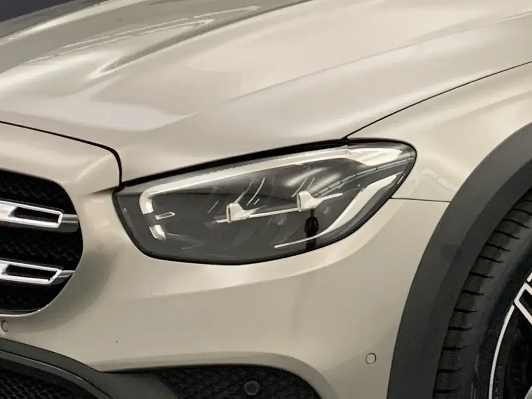 Mercedes-Benz E 400 4MATIC - Thumbnail 6
