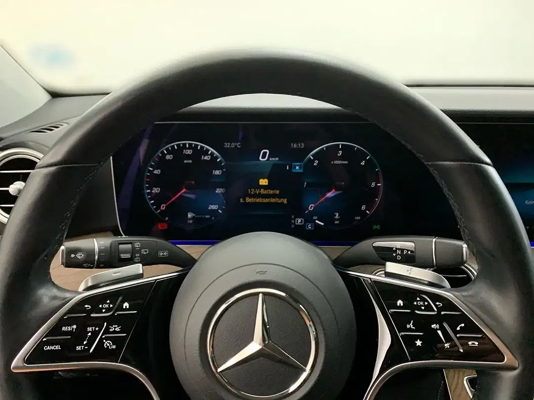 Mercedes-Benz E 400 4MATIC - Thumbnail 9