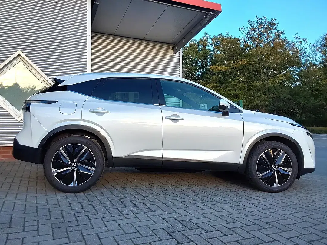 Nissan Qashqai 1.3 DIG-T MHEV Tekna - Thumbnail 3