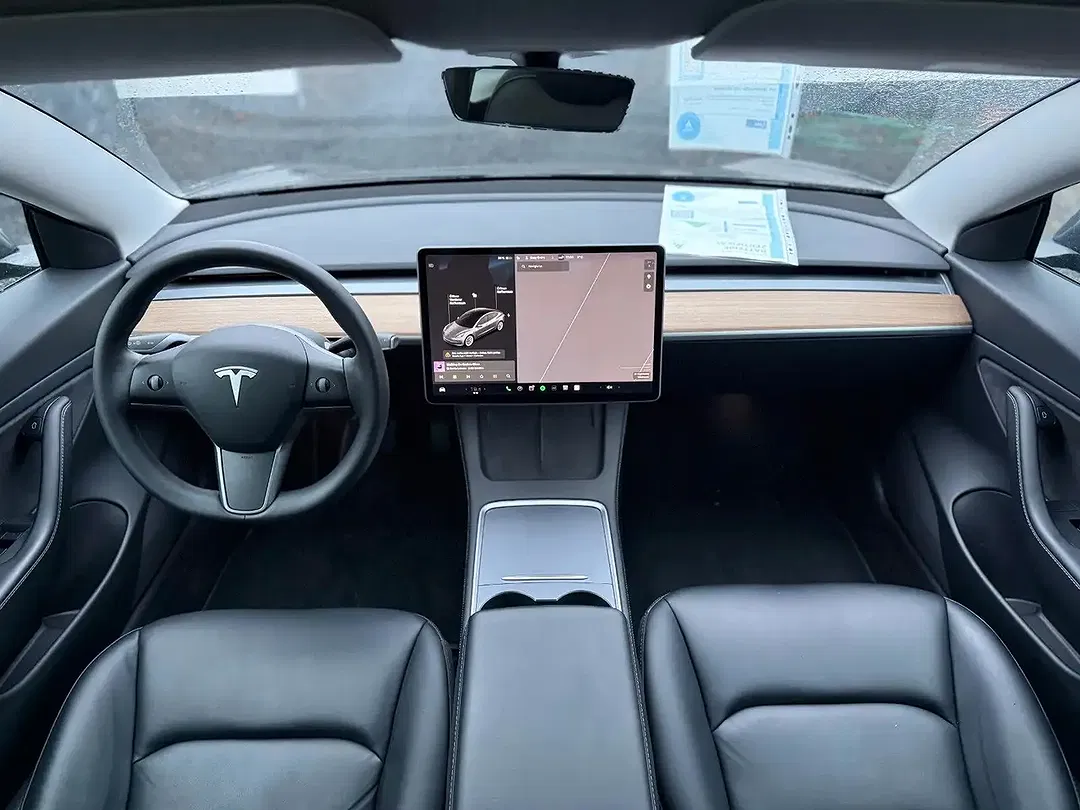 Tesla Model 3 AWD Long Range - Thumbnail 11