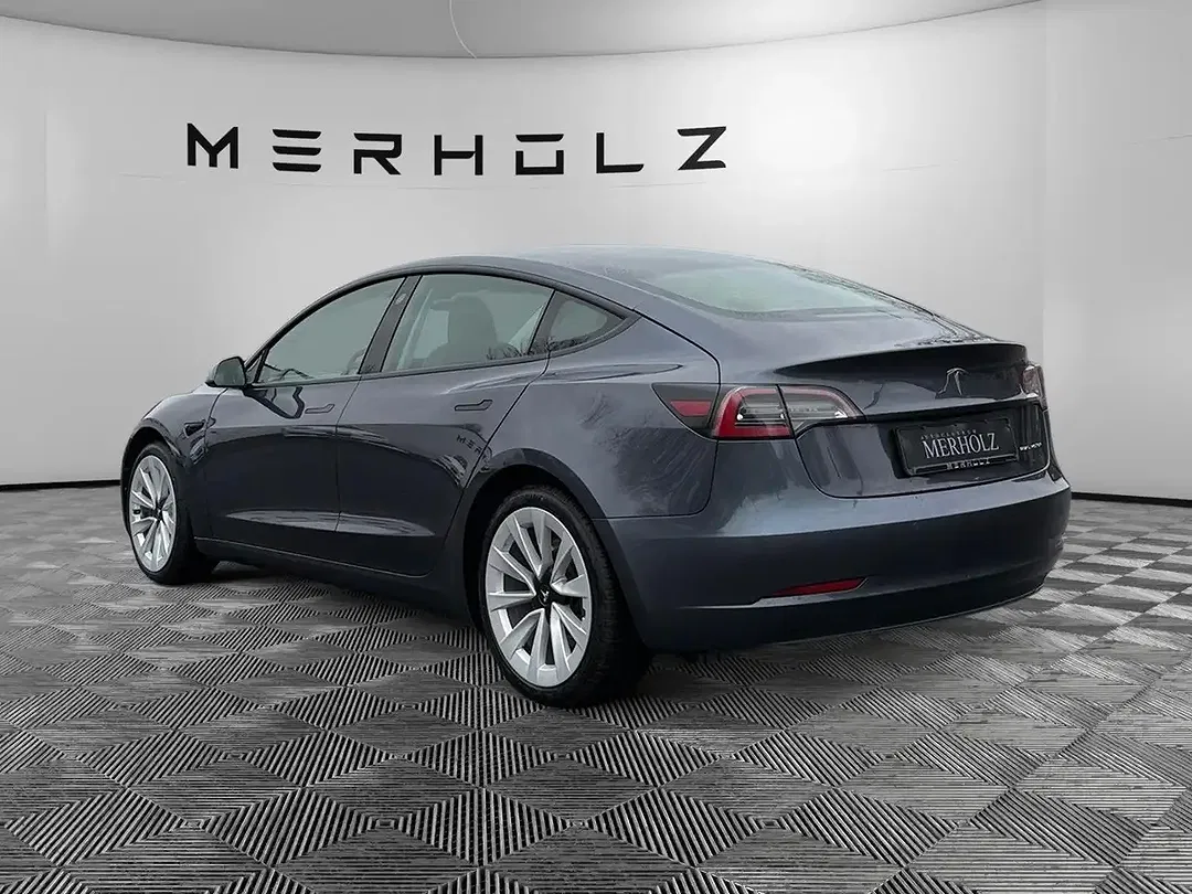 Tesla Model 3 AWD Long Range - Thumbnail 5