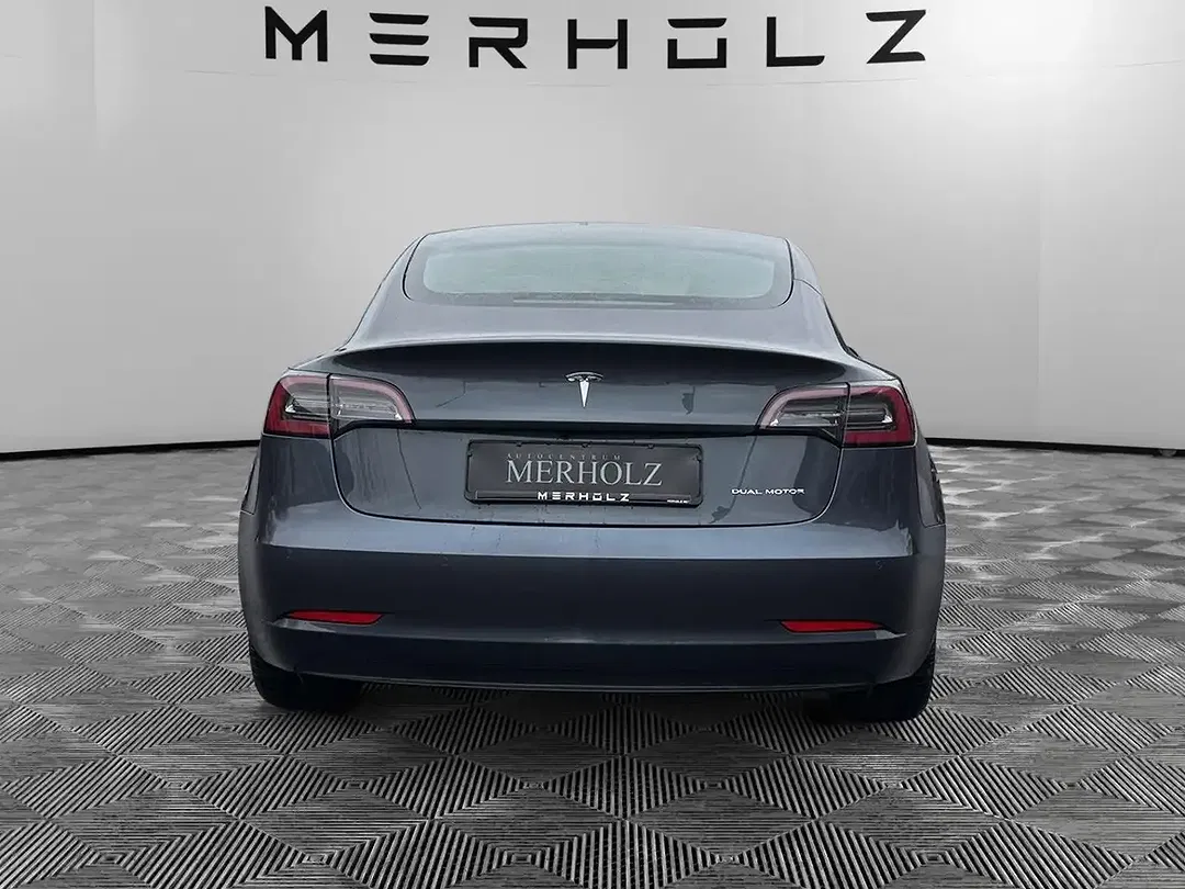 Tesla Model 3 AWD Long Range - Thumbnail 6