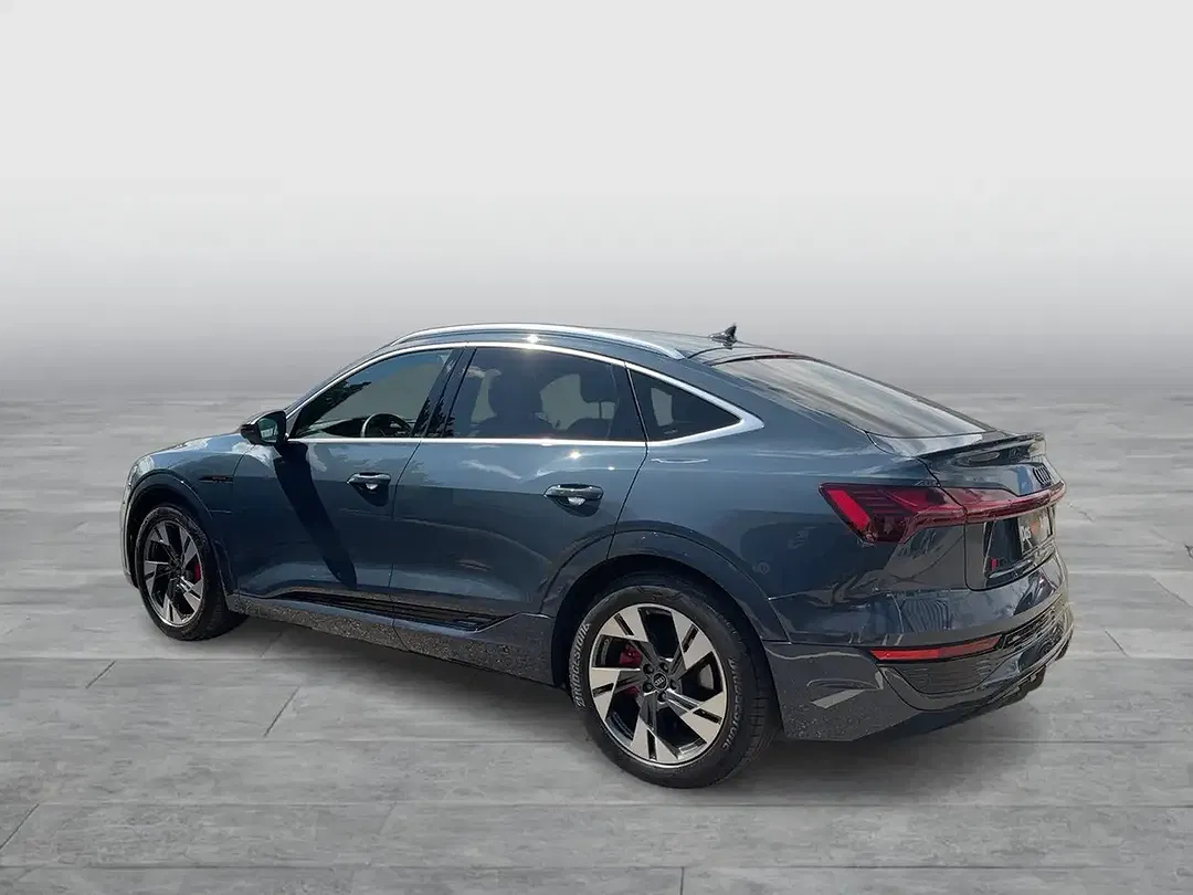 Audi Q8 50 e-tron quattro S line - Thumbnail 3