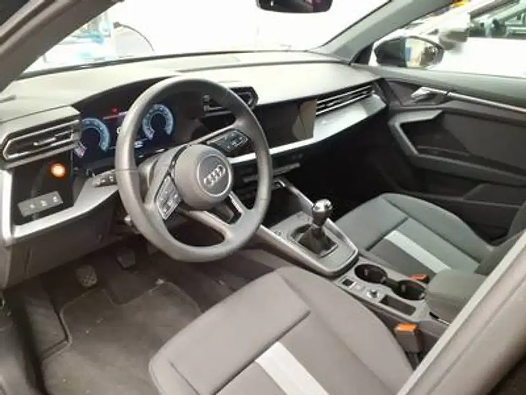 Audi A3 35 TFSI Sportback - Thumbnail 4