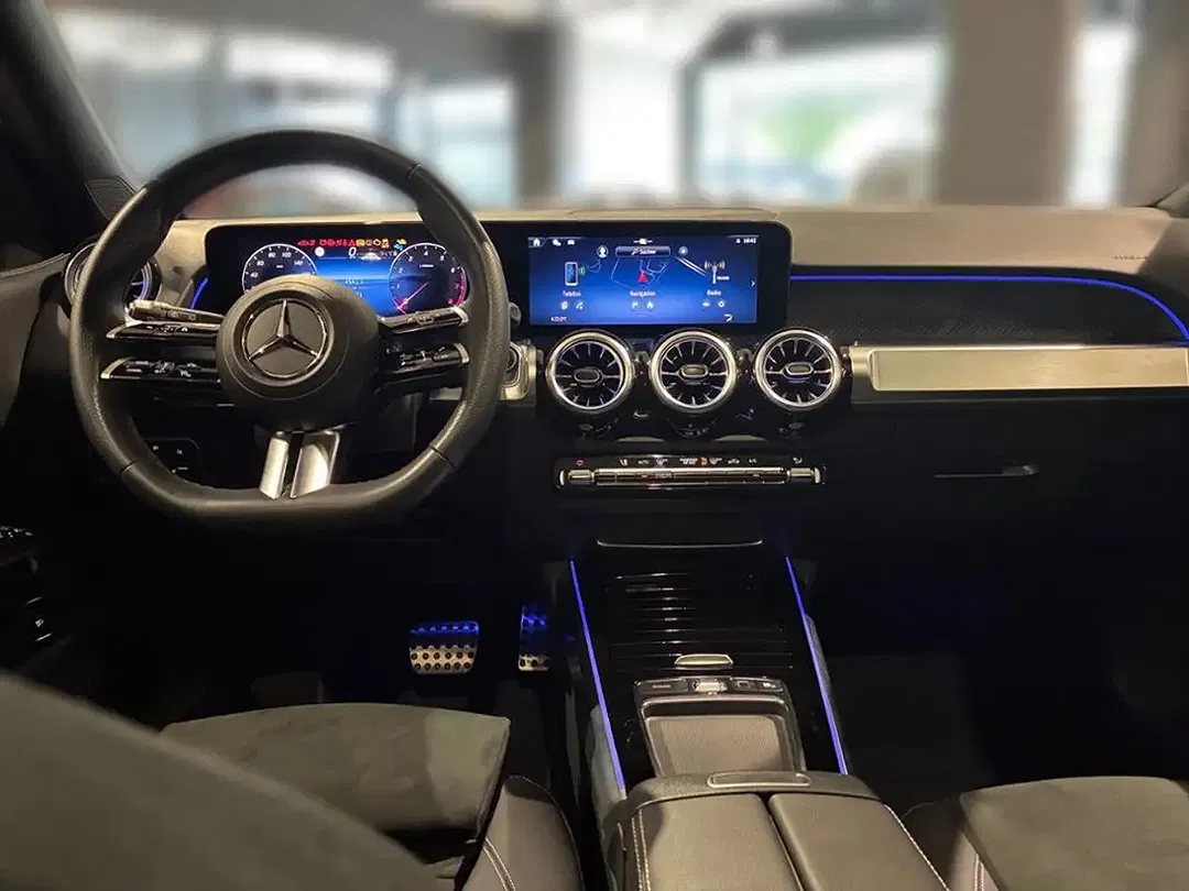 Mercedes-Benz GLB 200 AMG Night - Thumbnail 11