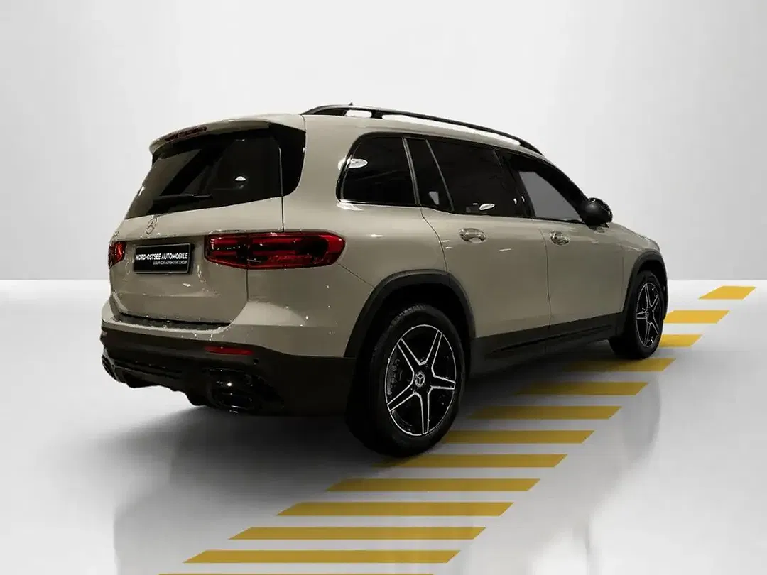 Mercedes-Benz GLB 200 AMG Night - Thumbnail 14