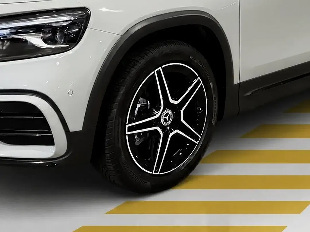 Mercedes-Benz GLB 200 AMG Night - Thumbnail 5