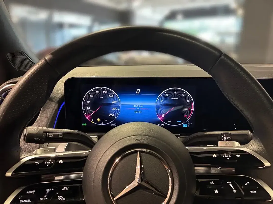 Mercedes-Benz GLB 200 AMG Night - Thumbnail 6