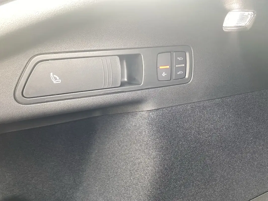 Audi Q6 e-tron performance Sportback S line - Thumbnail 13