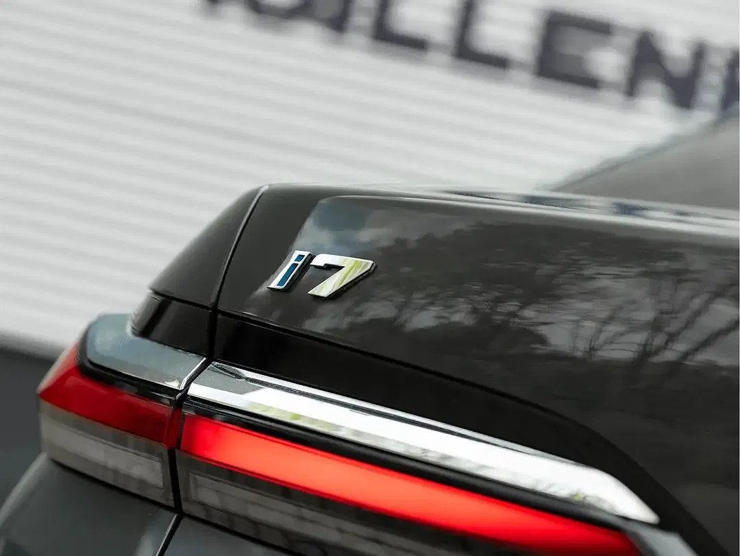 BMW i7 xDrive Executive Pro - Thumbnail 7