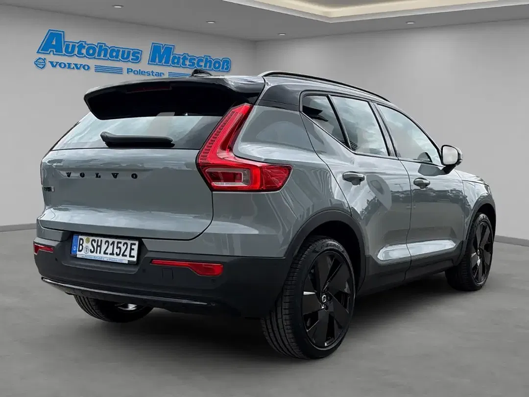 Volvo EX40 Single Motor Extended Range Plus Black Edition - Thumbnail 5
