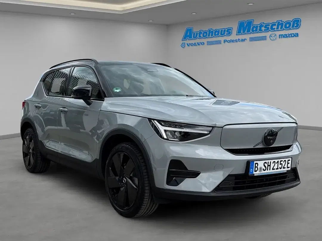 Volvo EX40 Single Motor Extended Range Plus Black Edition - Thumbnail 7