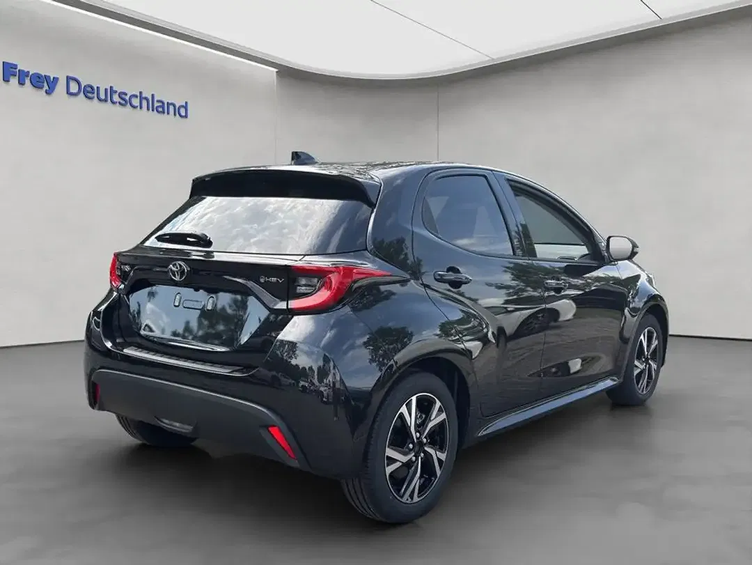 Toyota Yaris Hybrid Teamplayer - Thumbnail 5