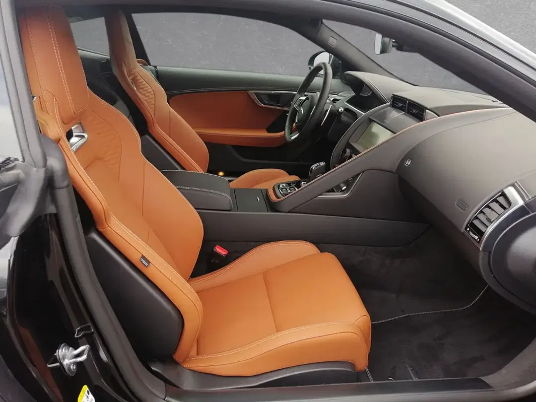 Jaguar F-Type P450 Coupe R-Dynamic Black - foto 2