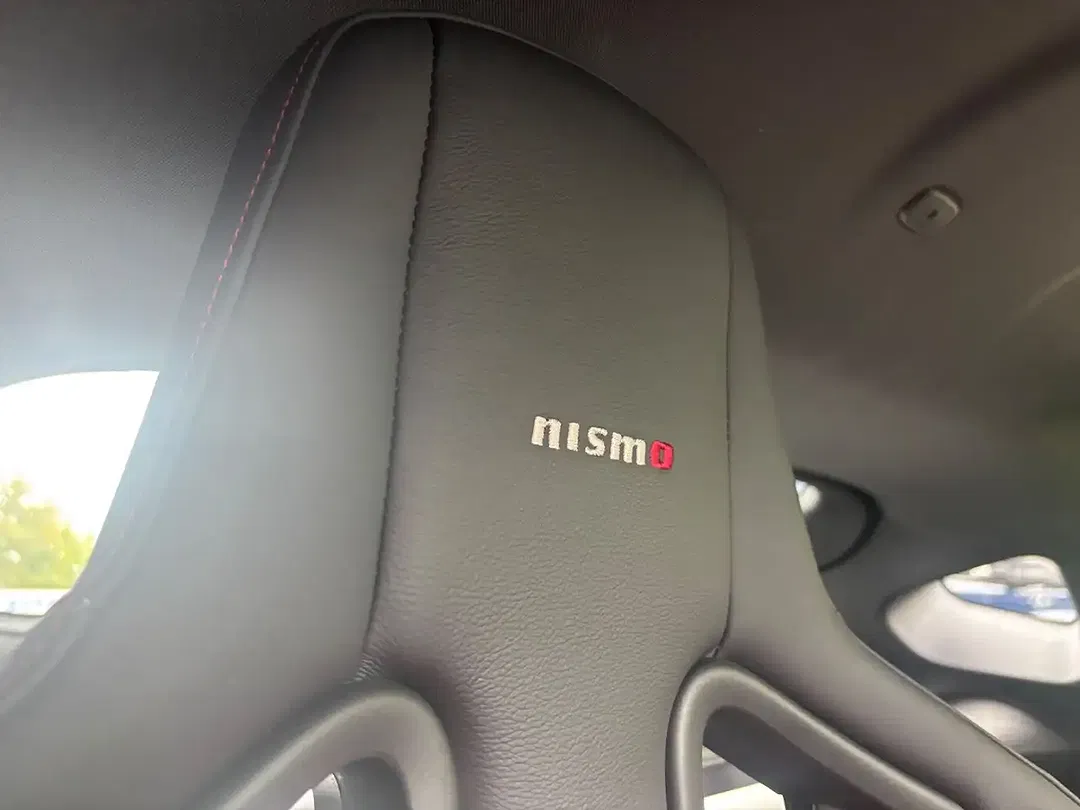 Nissan 370Z NISMO - Thumbnail 10