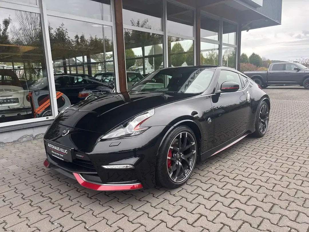 Nissan 370Z NISMO - Thumbnail 3