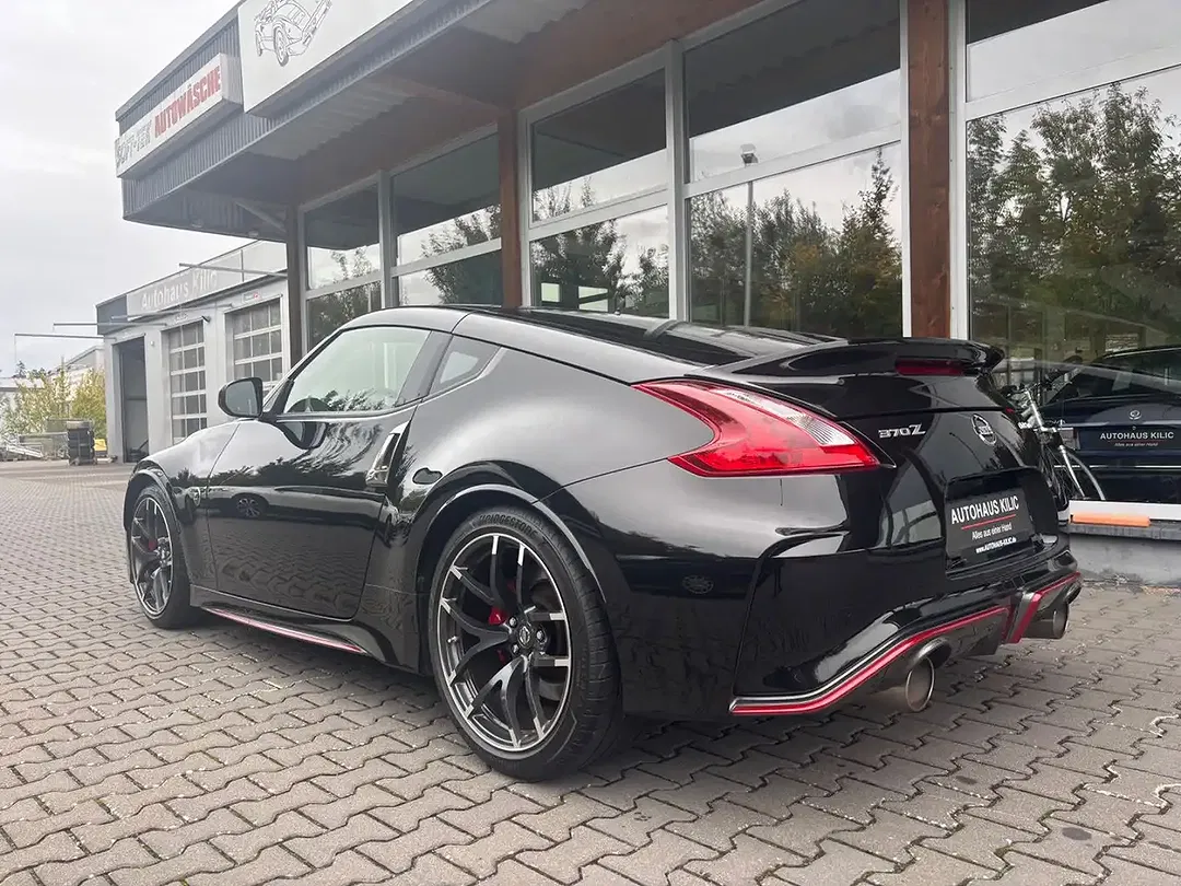 Nissan 370Z NISMO - Thumbnail 5