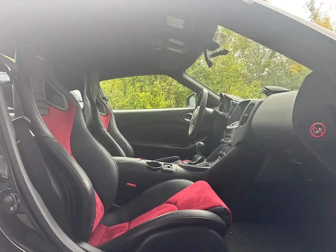 Nissan 370Z NISMO - Thumbnail 6