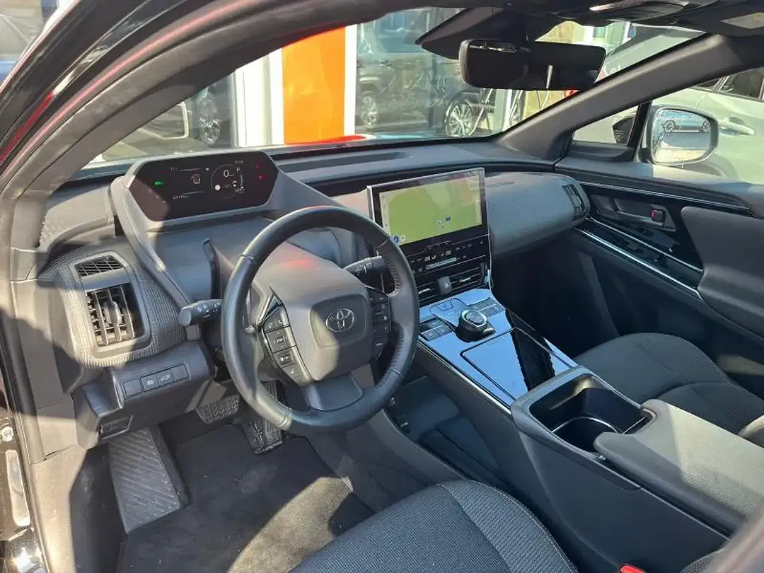 Toyota bZ4X Business Edition - Thumbnail 6